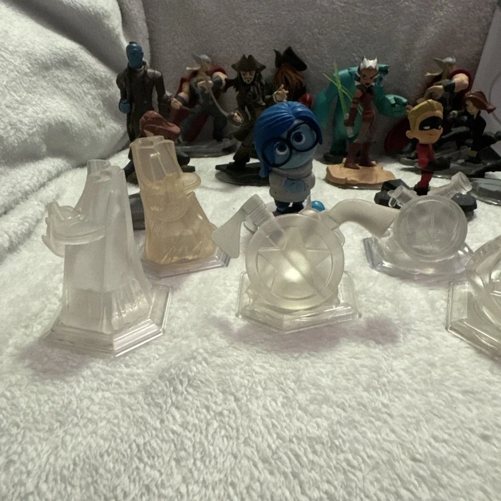 Disney Infinity Figurines‎ Lot Of 26 With Portal, Star Wars, Avengers, and More.